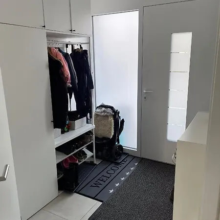 Endless: Zentrumsnah, 5min Zum See + Stellplatz Nyaraló Schwerin